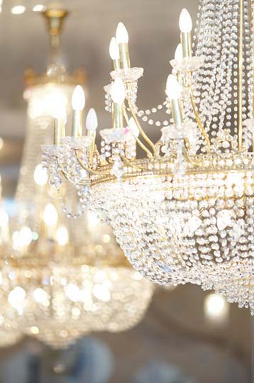 chandelier cleaning edinburgh